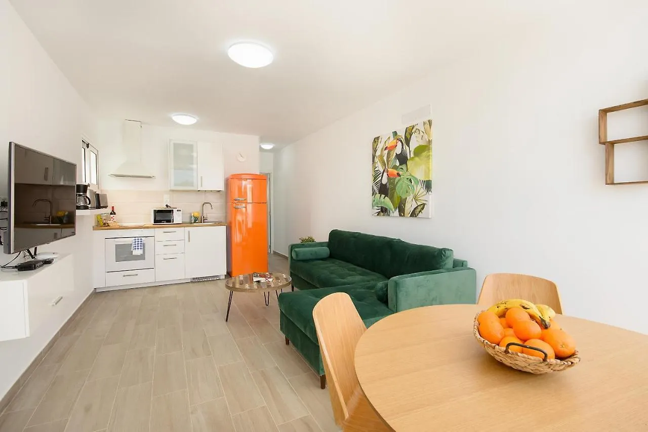 Orange Volcano Apartment, Free Access To The Fariones Sports Center Puerto del Carmen
