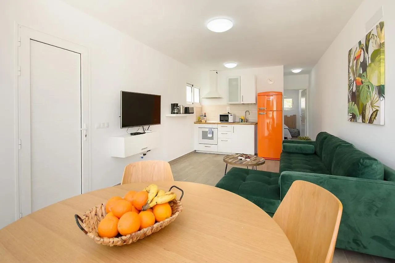 Apartman Orange Volcano Apartment, Free Access To The Fariones Sports Center Puerto del Carmen