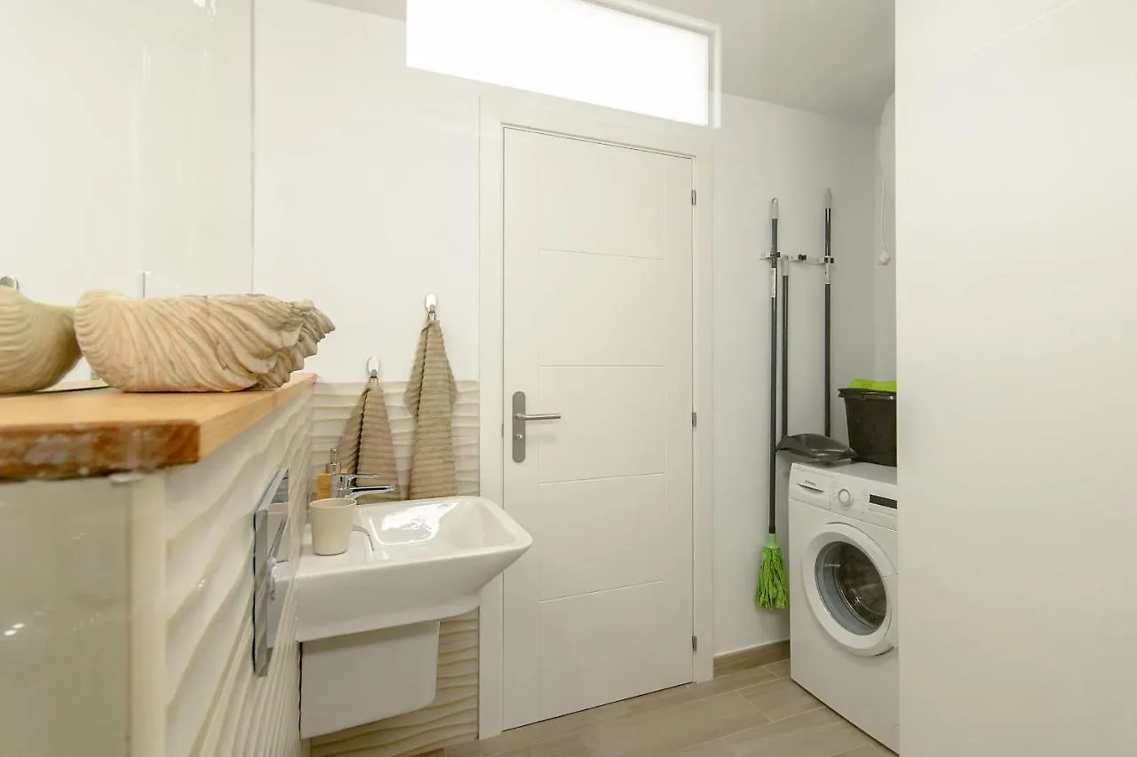 Apartman Orange Volcano Apartment, Free Access To The Fariones Sports Center Puerto del Carmen