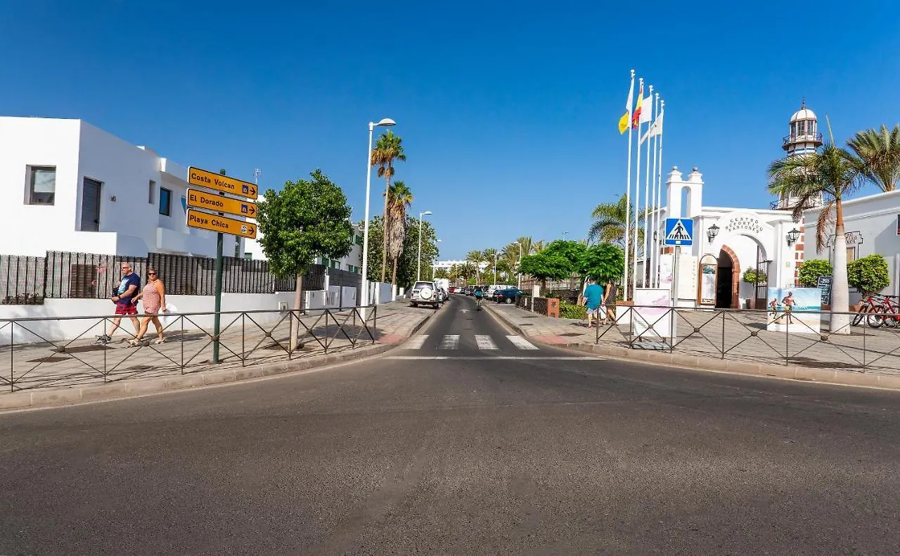 Orange Volcano Apartment, Free Access To The Fariones Sports Center Puerto del Carmen  0*,  Spanyolország