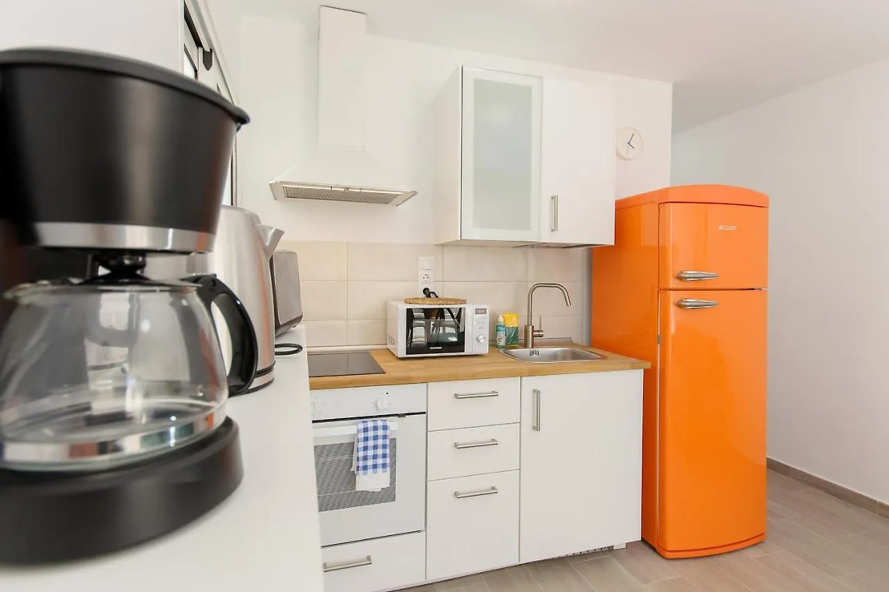 Orange Volcano Apartment, Free Access To The Fariones Sports Center Puerto del Carmen  0*,